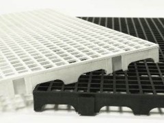 estrado-plastico-preto-ou-branco-25x50cm-40x40cm_5ac5cd5bb989500360245e20d3058c66.jpg